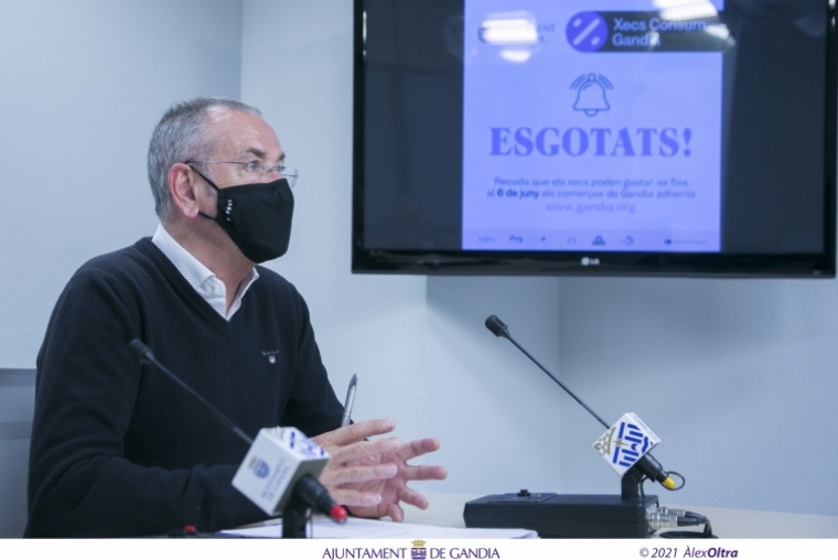 Gandia prorroga la autorización de abrir domingos en Grau y Playa