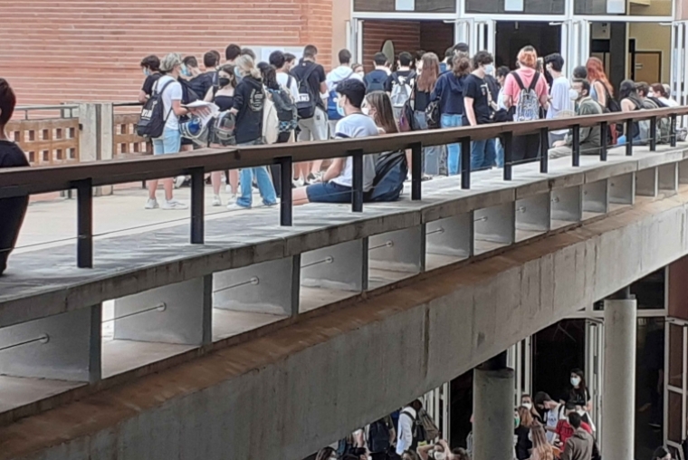 Un total de 814 estudiantes se examinan de las PAU en el Campus de Gandia