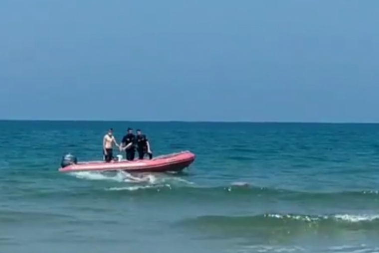 Localizado otro fardo de 50 kilos de hachís en aguas de Gandia