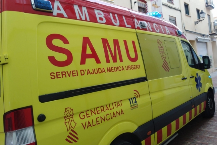 Dos atendidos por inhalación de humo en un incendio en el Raval de Gandia