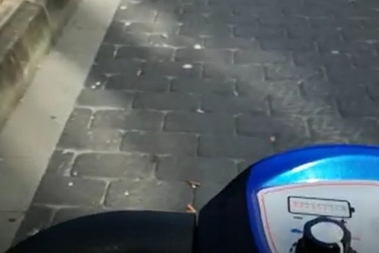 Con movilidad reducida y así lo tratan en el parking de la Playa de Gandia