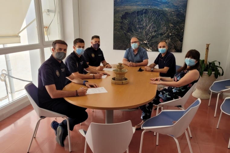 Villalonga incorpora a tres agentes de la Policía Local