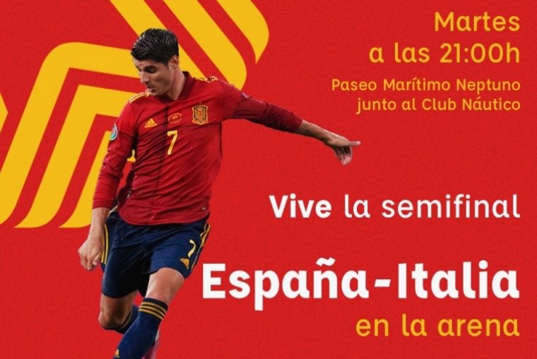Una pantalla gigante para la semifinal de la eurocopa en la playa de Gandia