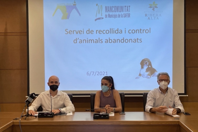 Tavernes presenta el servicio mancomunado de recogida de animales abandonado