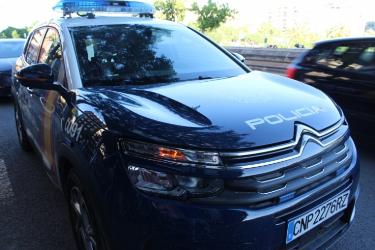 Detenido por agredir a un menor de 12 años para robarle el móvil en Gandia