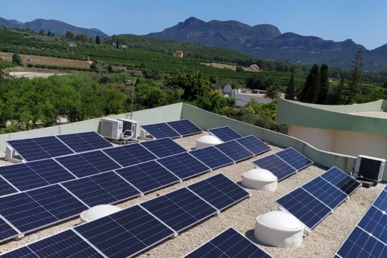 Ròtova instala placas solares a la Escoleta Infantil