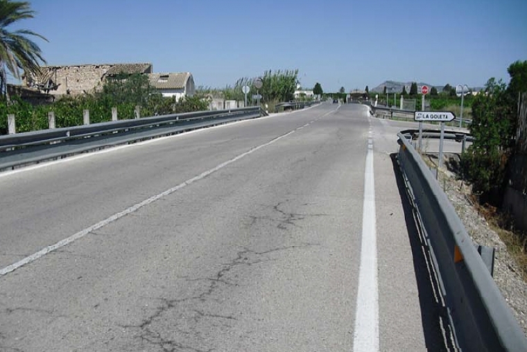 Diputació mejora el acceso a la playa de Tavernes en el cruce de la Ratlla