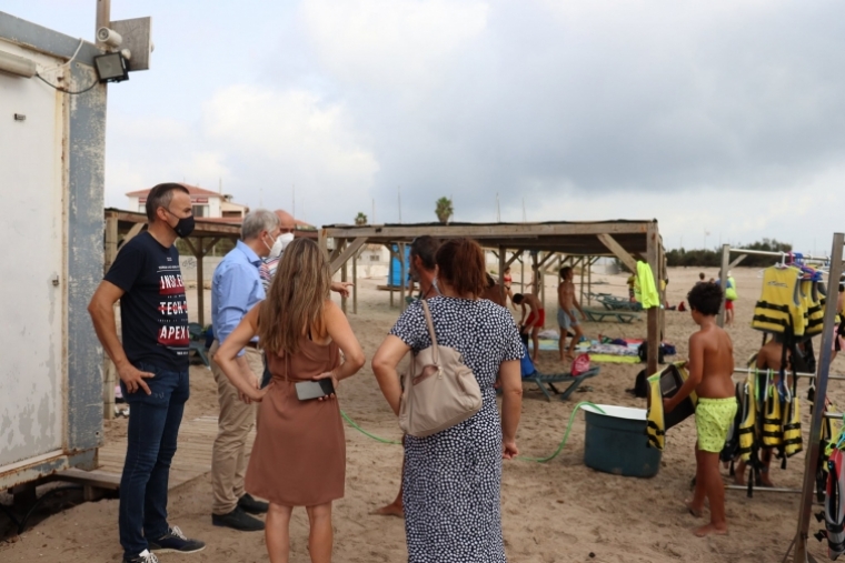 El Gobierno de Oliva visita las zonas afectadas por el reventón térmico