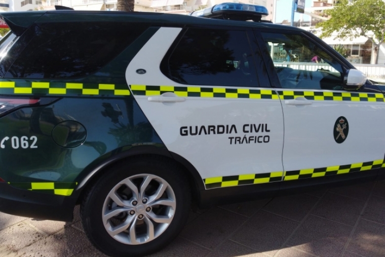Dos motoristas heridos en Daimús al ser embestidos por jabalíes