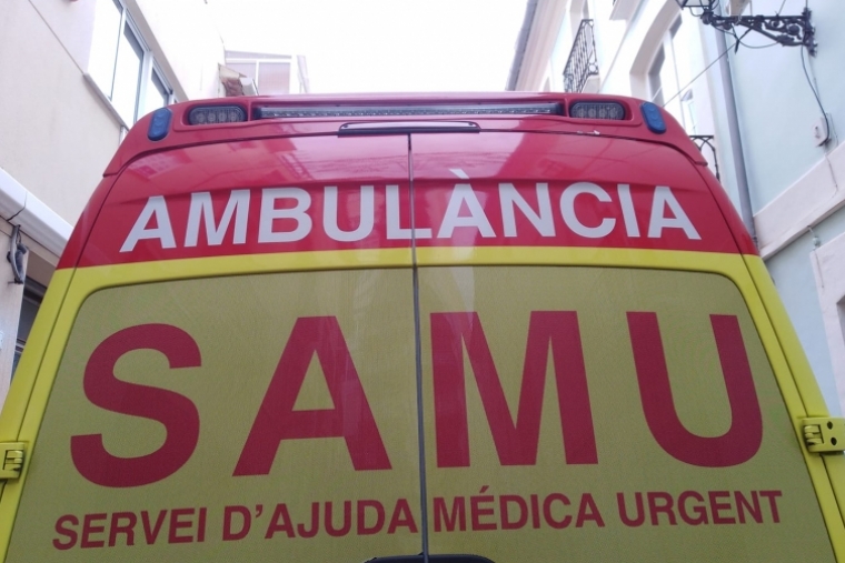 Dos heridos al sufrir un accidente de moto en Oliva