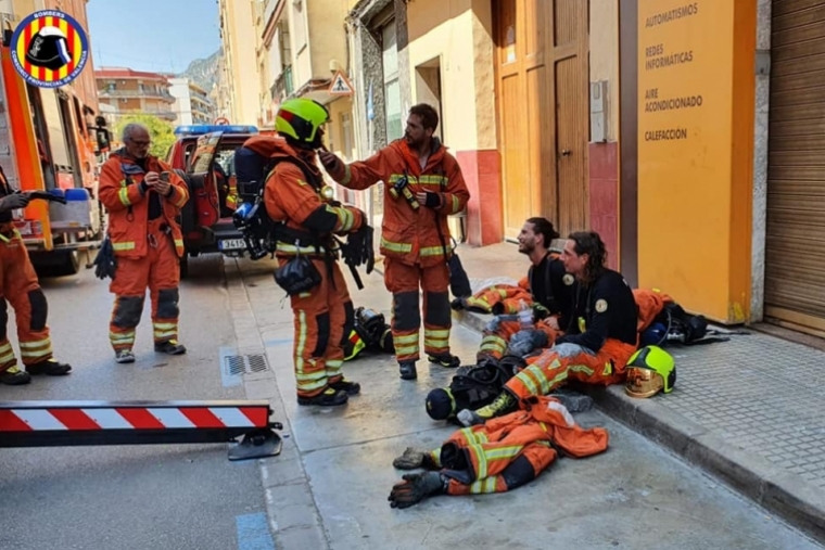 Incendio en un quinto piso de la avenida de Beniopa en Gandia