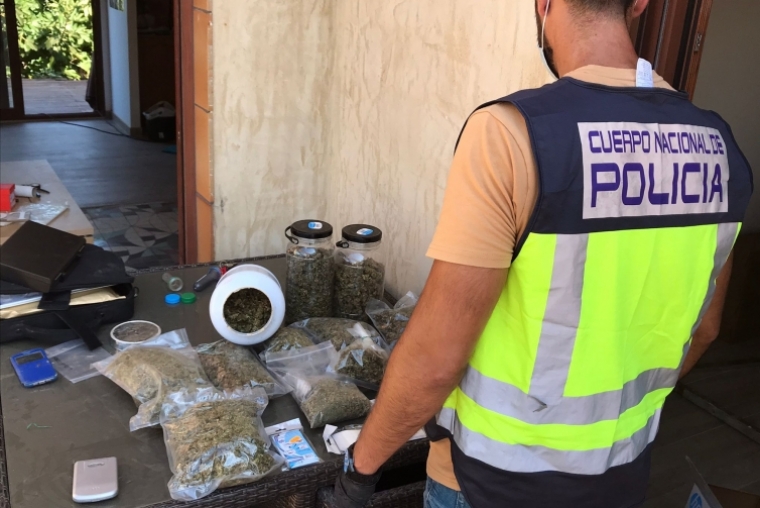 La Policía Nacional desmantela en Rafalcaid un punto de venta de droga