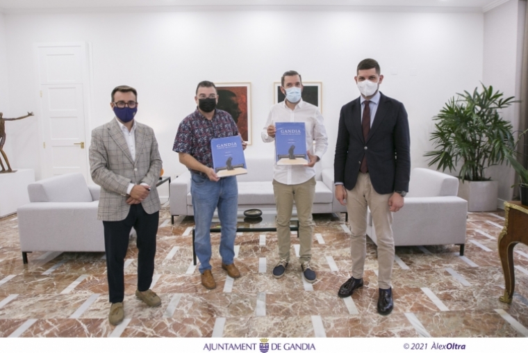 Recepción a los artistas falleros de Gandia, Pere Baenas y José Gallego