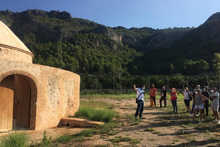 Más de 300 personas participan en el Día Mundial del Turismo en Gandia