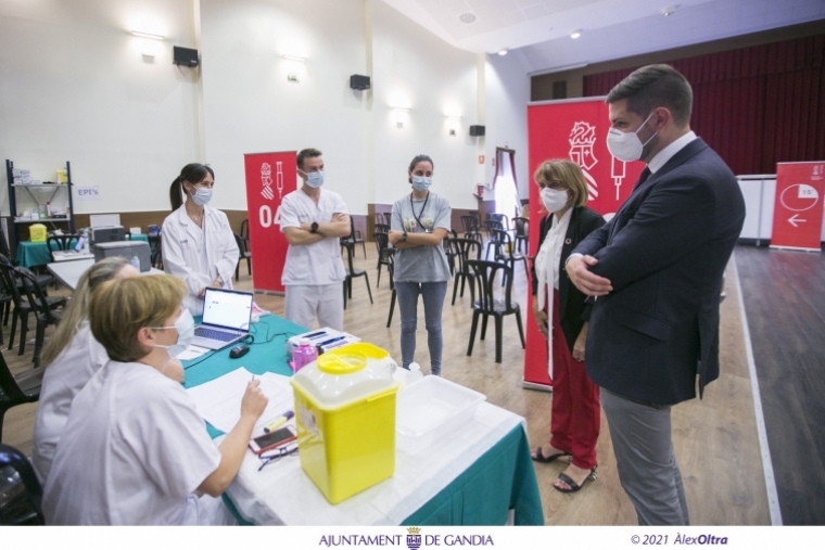 102.000 personas han pasado por los puntos de vacunación del Área de Gandia
