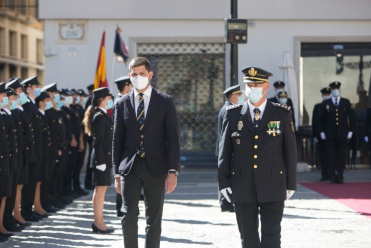 Todos con la Policía Nacional de Gandia en el Día de su Patrón