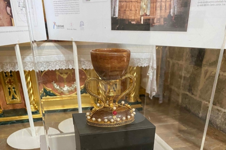 La Colegiata de Gandia acoge desde hoy la exposición del Cáliz Revelado