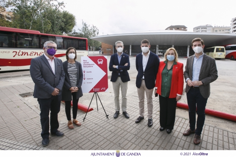 Autobuses ante el caos de Renfe: Generalitat oferta 12 viajes/día a València