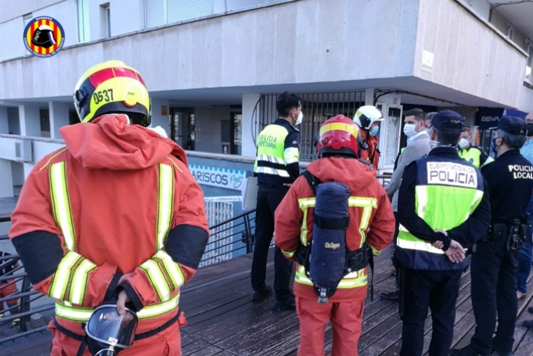 Una fuga de amoniaco en el Puerto de Gandia deja tres intoxicados