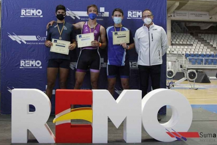Tres oros y una plata para el remo del Náutico Gandia en el Autonómico