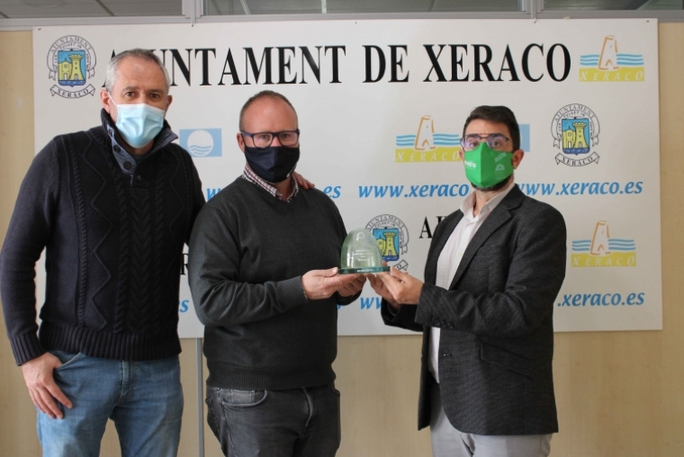 Xeraco recibe el premio Iglú Verde por superar el reto de recogida selectiva