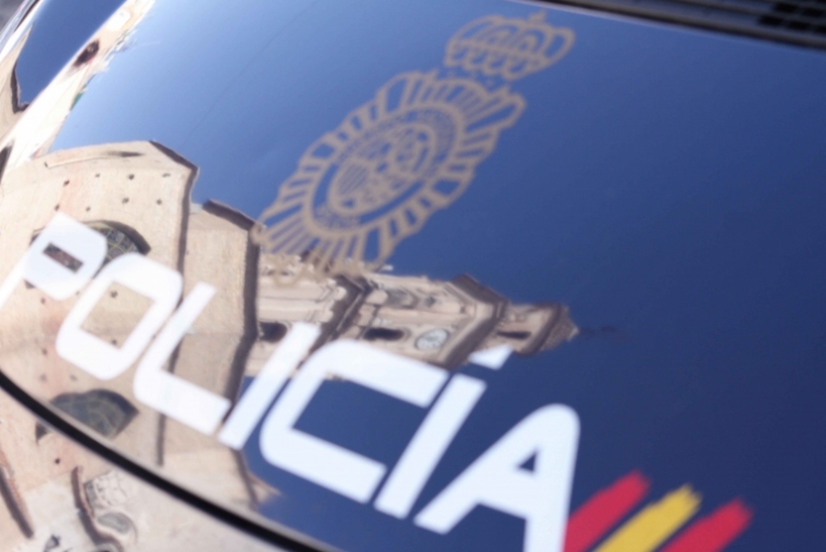 La Policía Nacional detiene a 3 okupas en una vivienda de la playa de Gandia