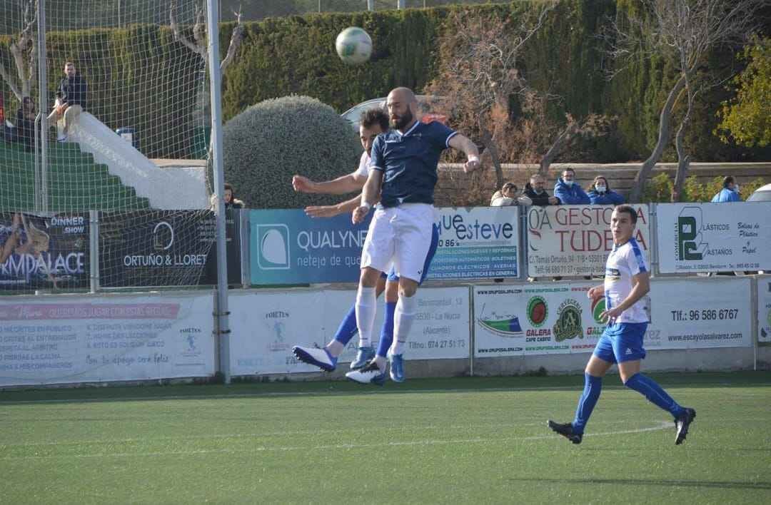 El At. Benidorm baja de la nube al CF Gandia (1-0)