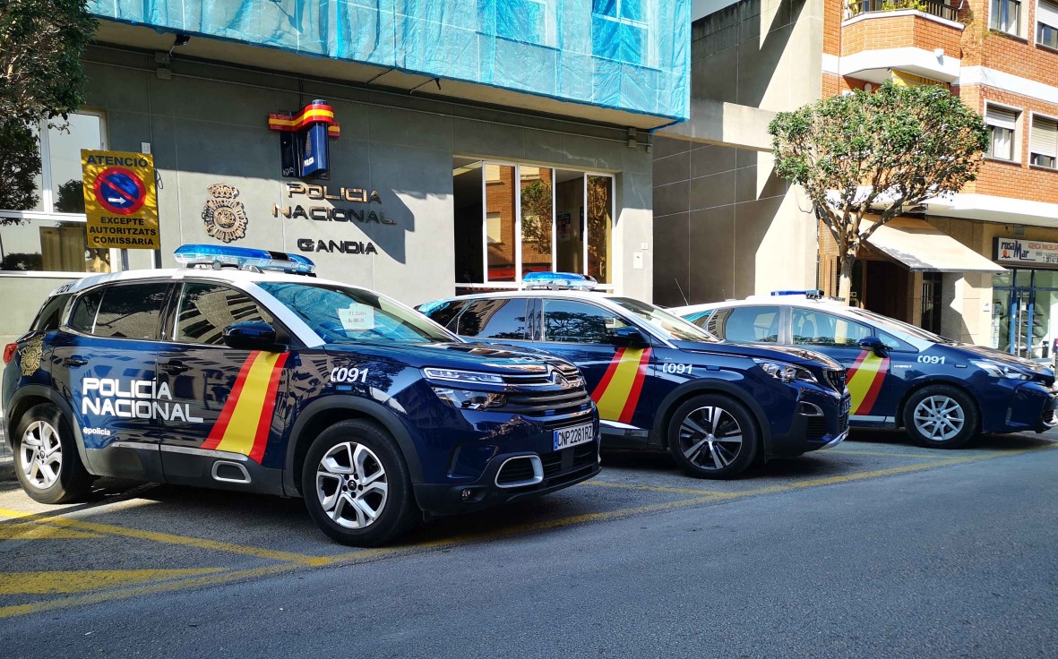 La Policía Nacional detiene en Gandia a dos hombres por un delito contra los derechos de los trabajadores