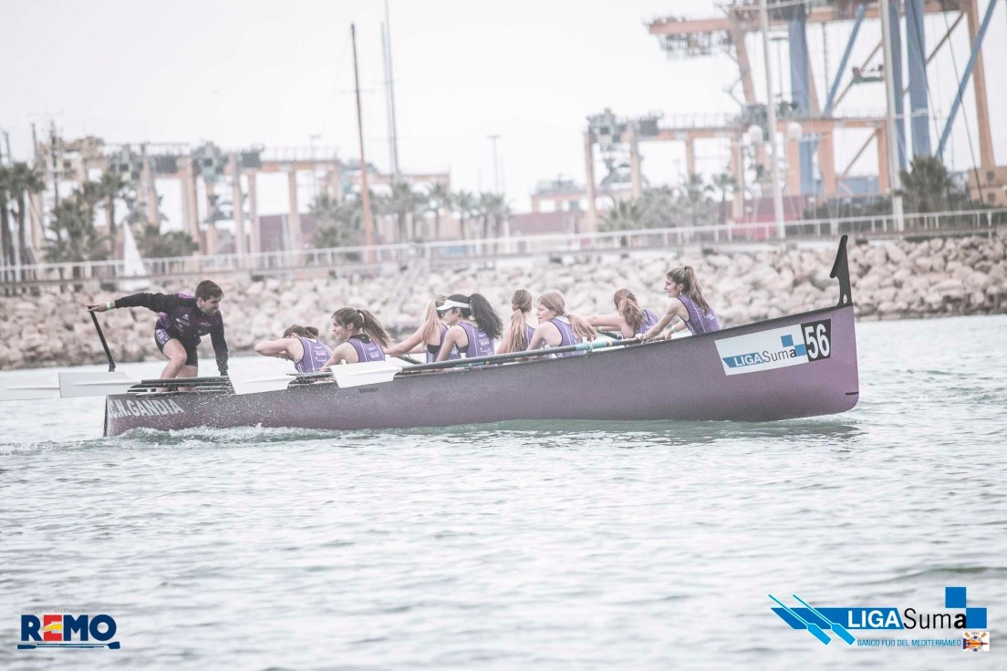 Los cadetes y juvenil femenino del Náutico Gandia campeonas autonómicas de remo