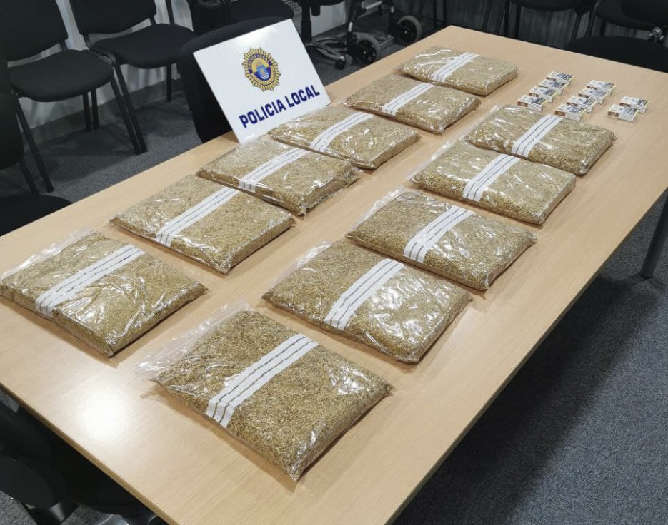 La Policía Local de Tavernes se incauta de 11 kilos de tabaco de contrabando