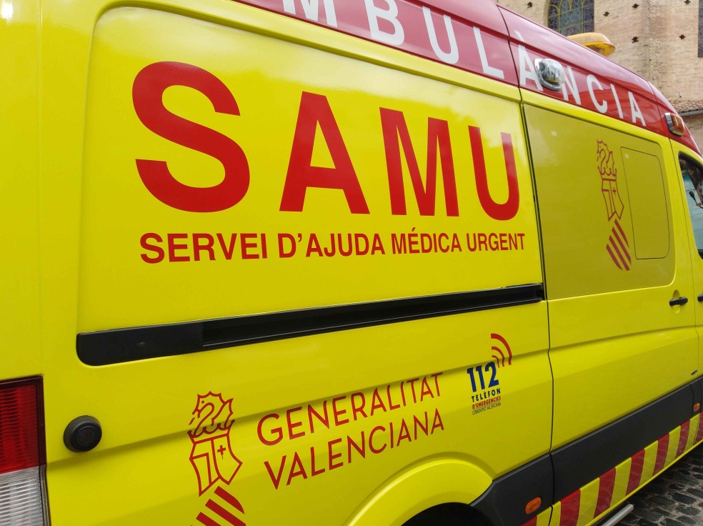 Efectivos sanitarios salvan la vida a un turista alemán en Oliva