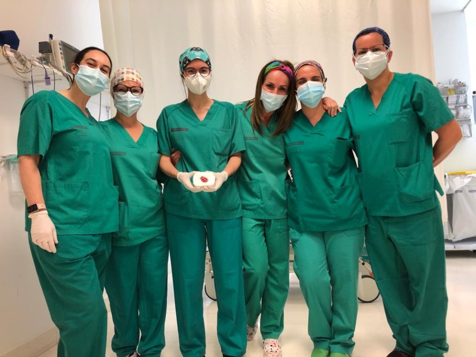 El hospital de Gandia aplica una novedosa técnica sin cirugía para la extirpación de tumores digestivos