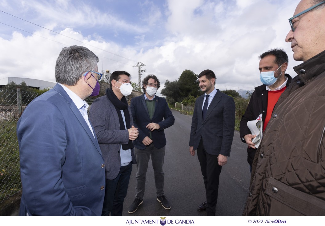 La prolongación de la carretera Nazaret-Oliva estará licitada en tres meses