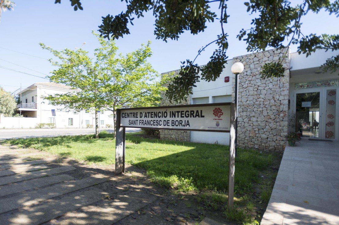 El Centro de Atención Integral para Personas sin Hogar de Cáritas Gandia cumple 10 años