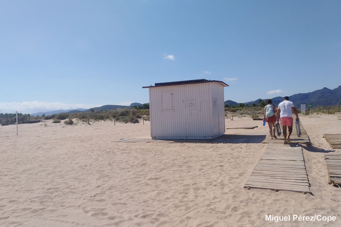 El PP denuncia que el Gobierno de Gandia no ha colocado las pasarelas de acceso a la playa