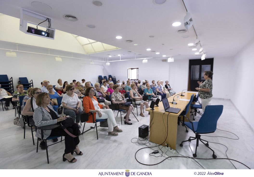 Excelente participación en la I Jornada de prevención de suicidio en Gandia