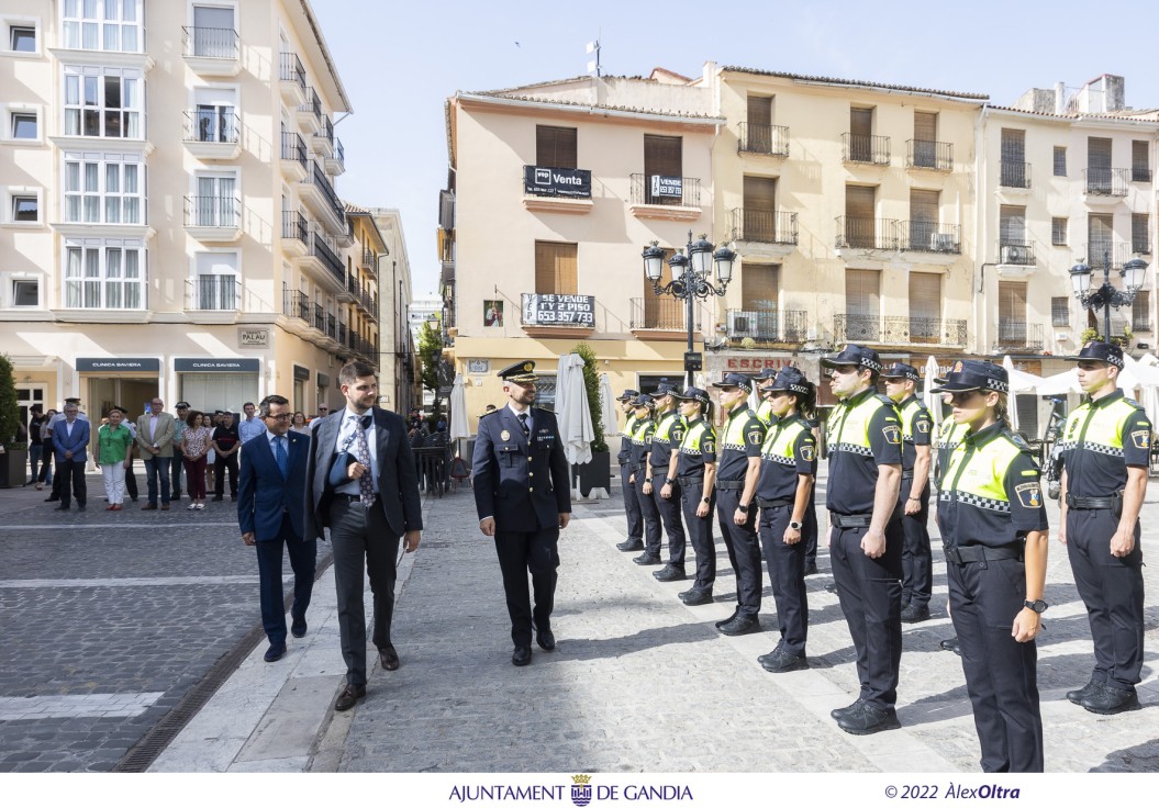 Gandia incorporará progresivamente 34 nuevos agentes a la plantilla de la Policía Local