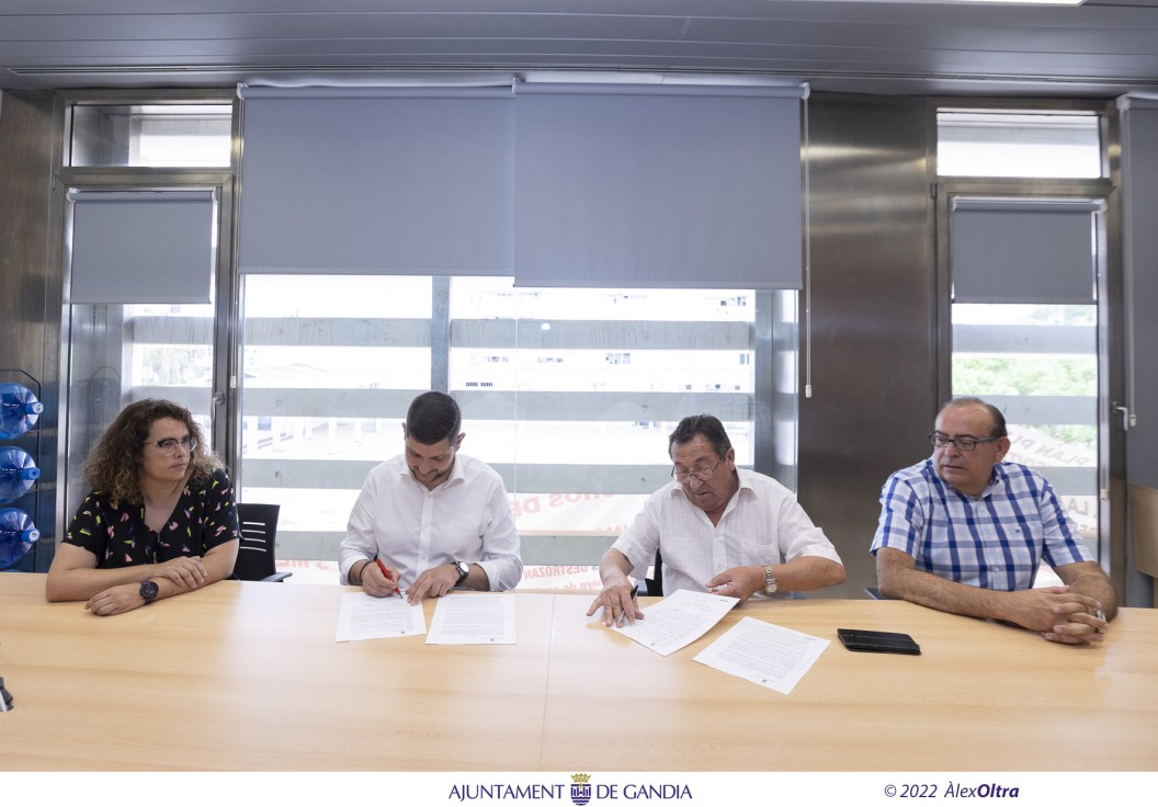 Firmado el convenio con la Cofradía de Pescadores