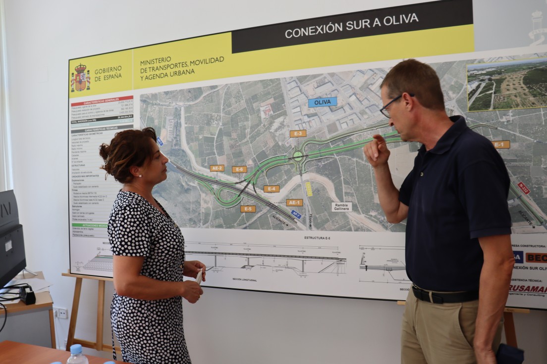Demarcación de Carreteras visita Oliva para tratar todos los proyectos actuales y futuros