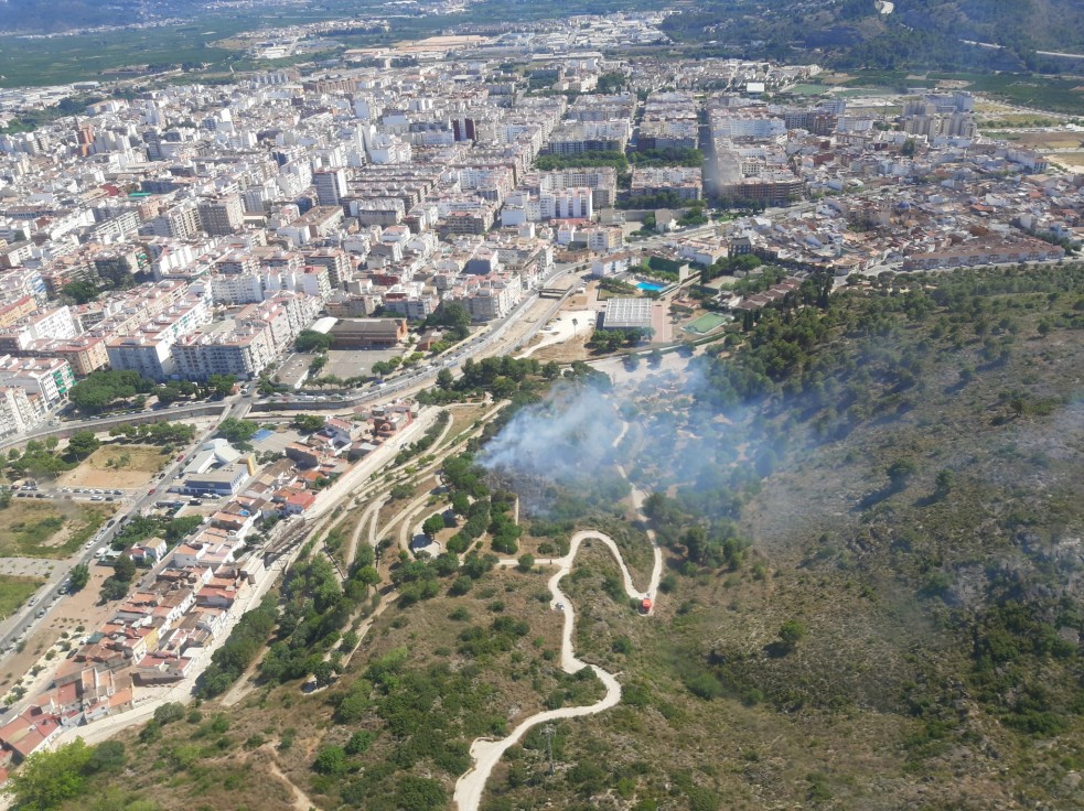 Se declara un incendio forestal en Gandia