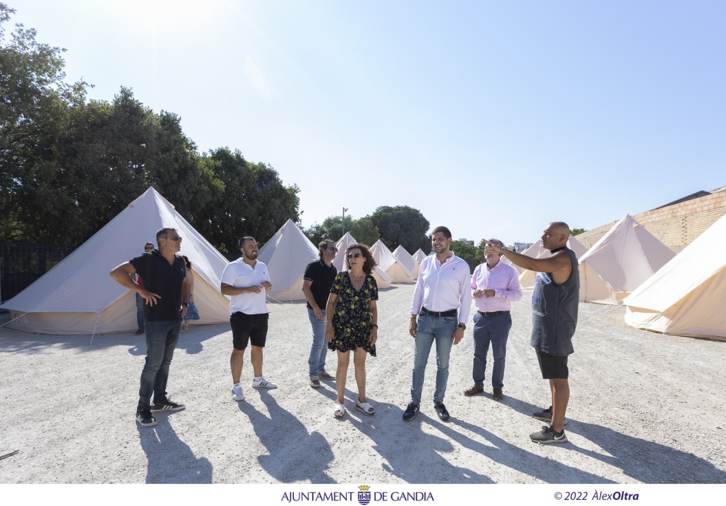 La zona de acampada está lista para que arranque el Pirata Beach Fest en Gandia