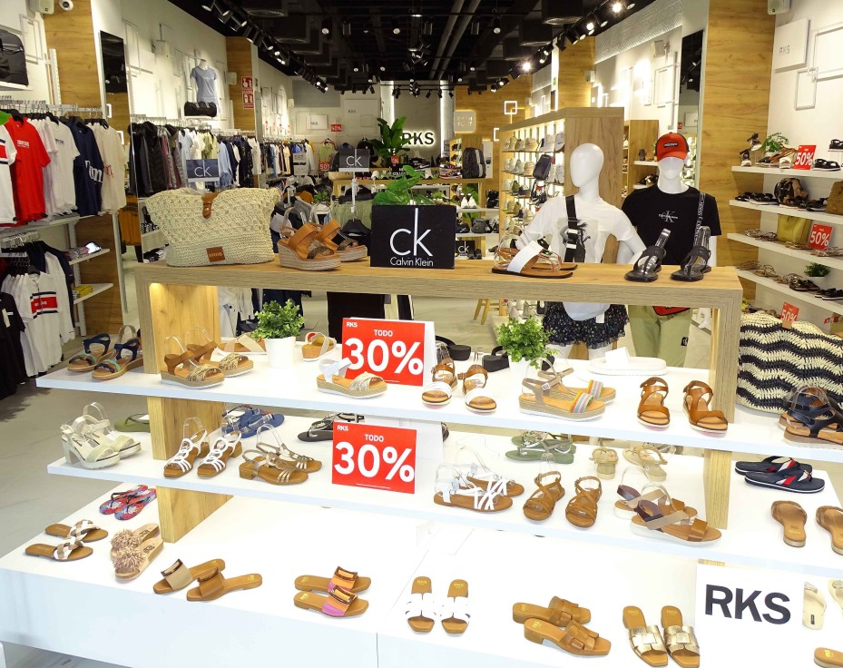 La tienda de calzados RKS ha abierto sus puertas en el Centro Comercial La Vital Gandia