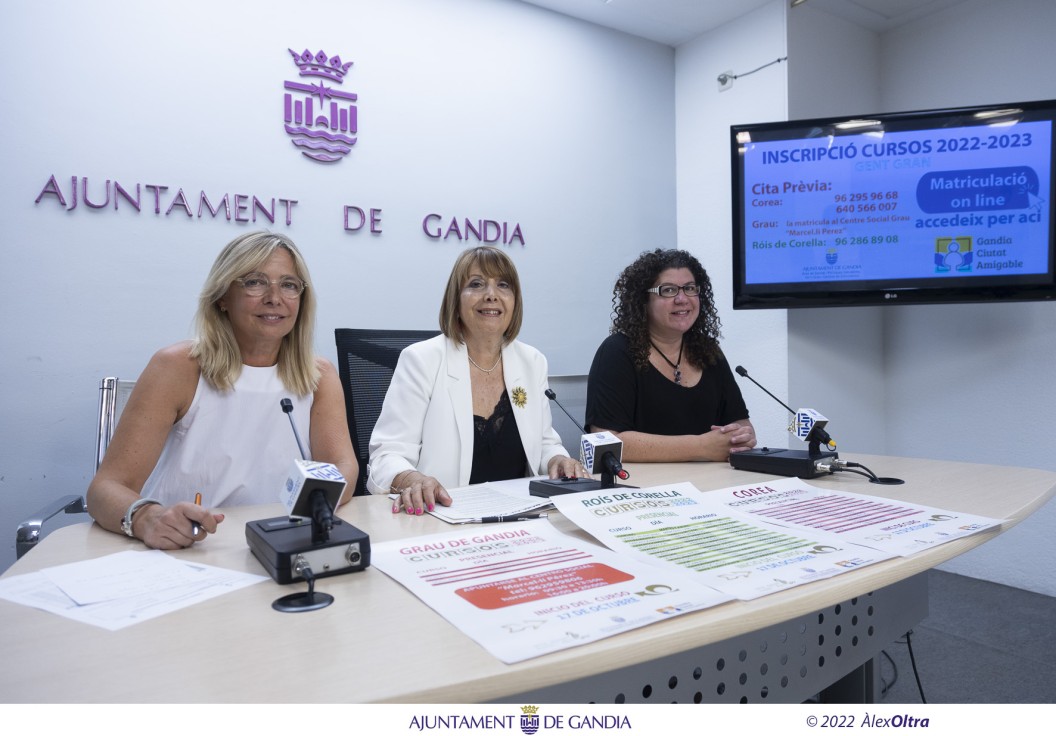 Gandia abre la inscripción en los 42 cursos para Gente Mayor