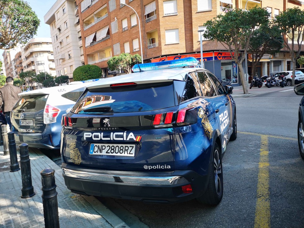 La Policía Nacional detiene en Gandia a dos hombres colombianos tras robar dos veces en la misma casa