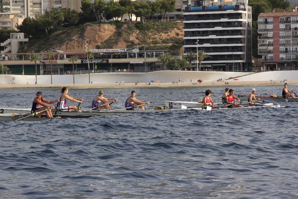 El Real Club Náutico Gandia participa en la Liga Nacional de Remo de Mar en Alicante