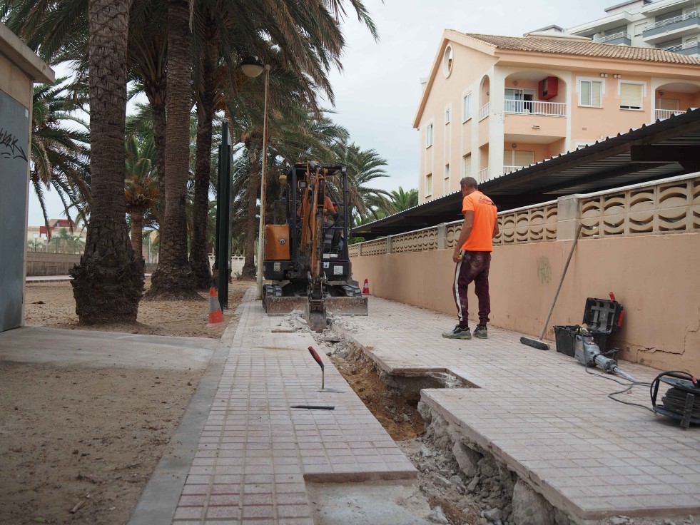 El Ayuntamiento de Miramar inicia las obras de remodelación de la Calle Mondúver