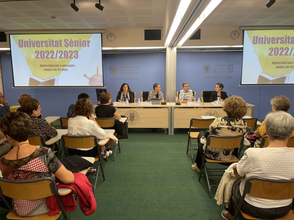 Acto de apertura del curso sénior 2022-2023 en el Campus de Gandia