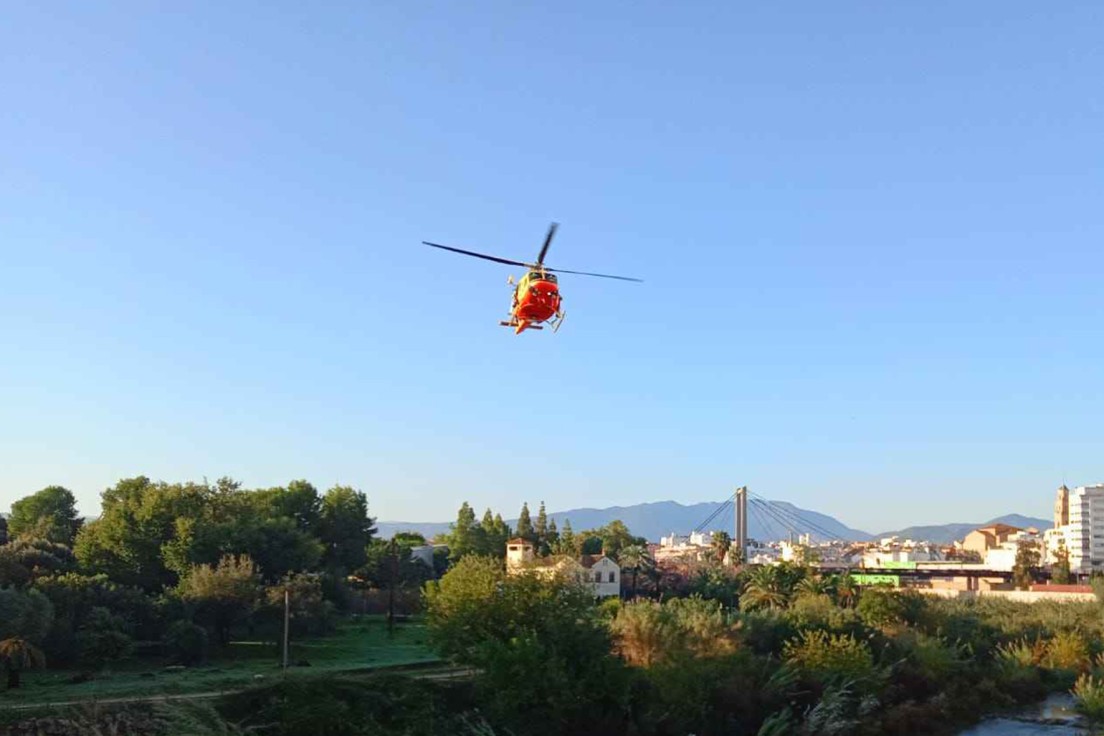 Buscan por tierra y aire a un hombre de 80 años que desapareció ayer en Gandia