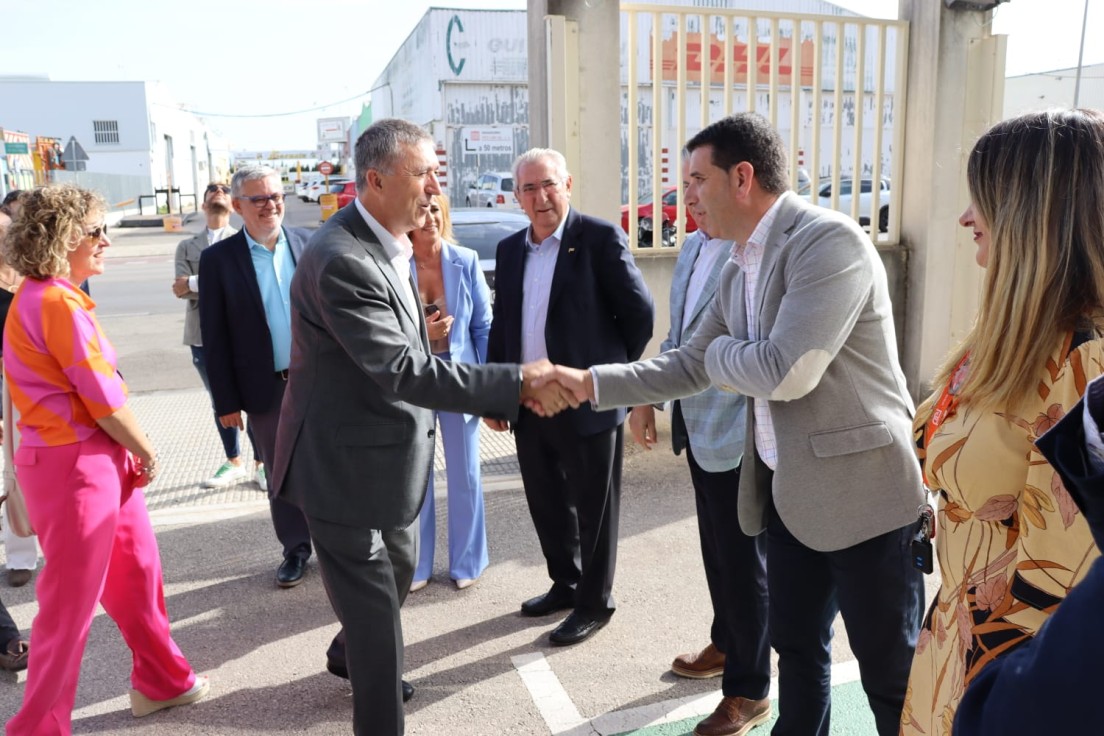 Las empresas Basor Electric, Peisa, y Turmetal inician en el polígono Alcodar de Gandia una planta de energía solar