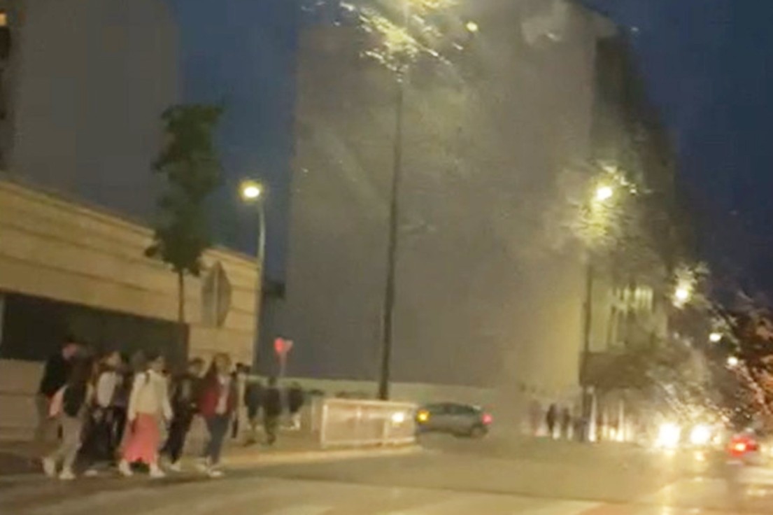 Un millar de alumnos del Tirant lo Blanc de Gandia cruzan cada día una avenida sin presencia policial